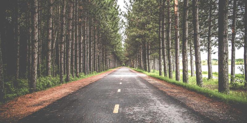 企业礼品如何脱颖而出？揭秘奢侈品级创意礼品的定制工艺与材质选择指南