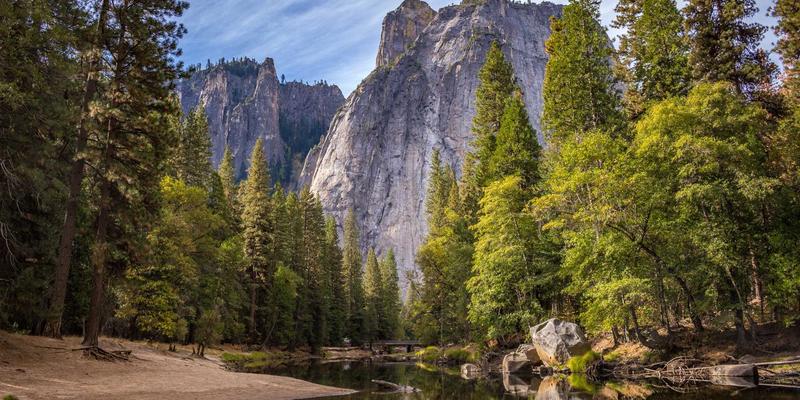 如何为初创公司定制低成本高辨识度的品牌纪念品？杰礼品与个性化礼物指南