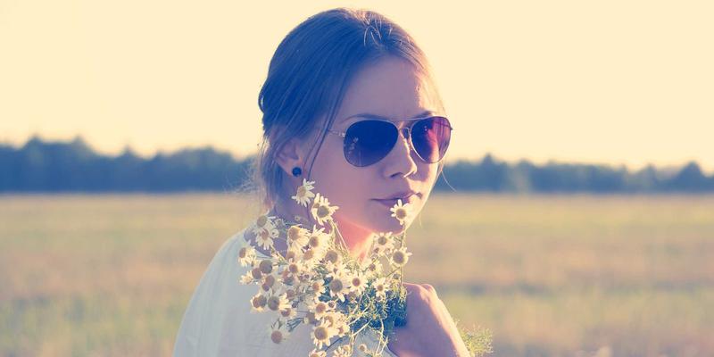 礼品定制22：如何通过个性化纪念品与杰礼品策略打造深度情感连接