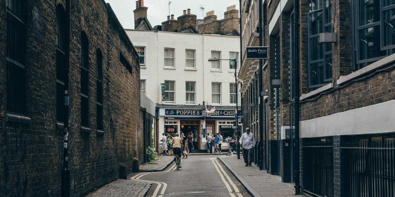 礼品定制77：解锁企业礼品、纪念品与创意礼物的商业密码