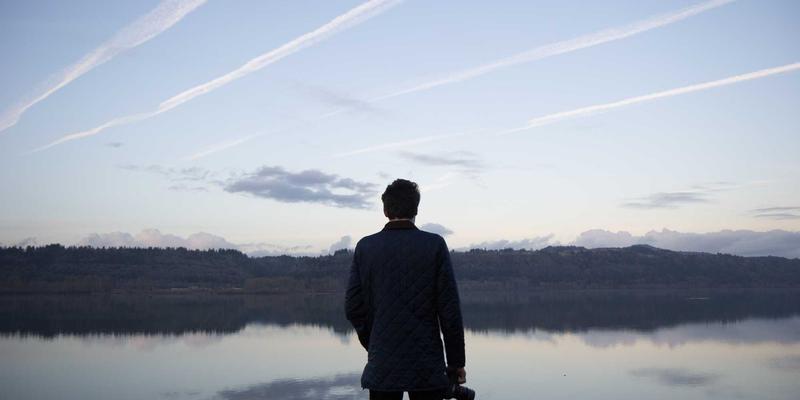 节日营销新引擎：创意礼物与企业纪念品定制如何深化品牌情感连接并驱动销售转化