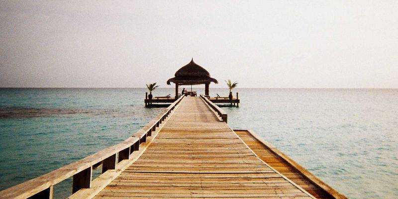 高端商务会议伴手礼定制：创意礼物与纪念品如何提升会议档次与参会者体验